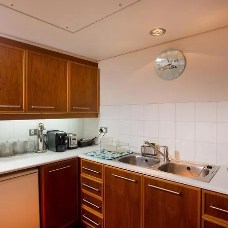 Apartament Ithaki 45 *